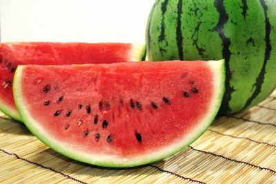 笹原農園・尾花沢甘さ一番すいか 3L（約8kg） | 安心堂 食のSELECT