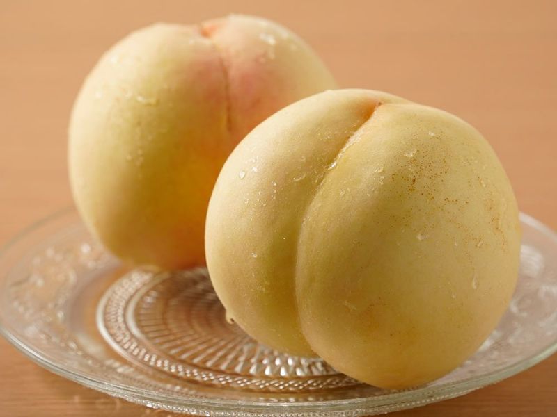 陽のあたる桃園・柳蓮田白桃 秀品（1.5kg） | 安心堂 食のSELECTネット